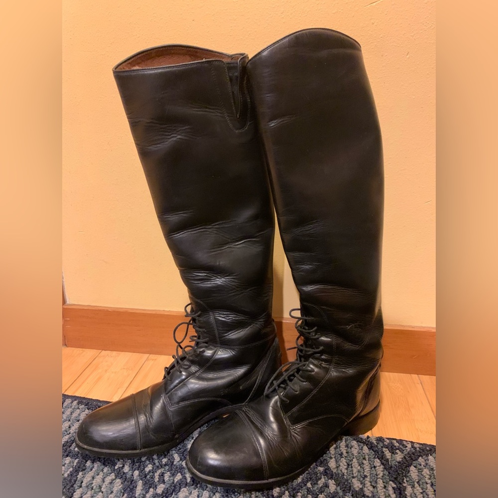 Ariat Pull on sz 9 boots